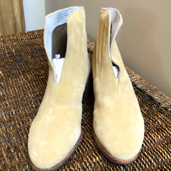 Coconuts by Matisse Shoes - ⬇️NWOT Coconut Ankle Boots 💗cute new